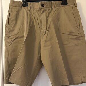 Men’s khaki J Crew stretch shorts size 34 waist in Excellent condition